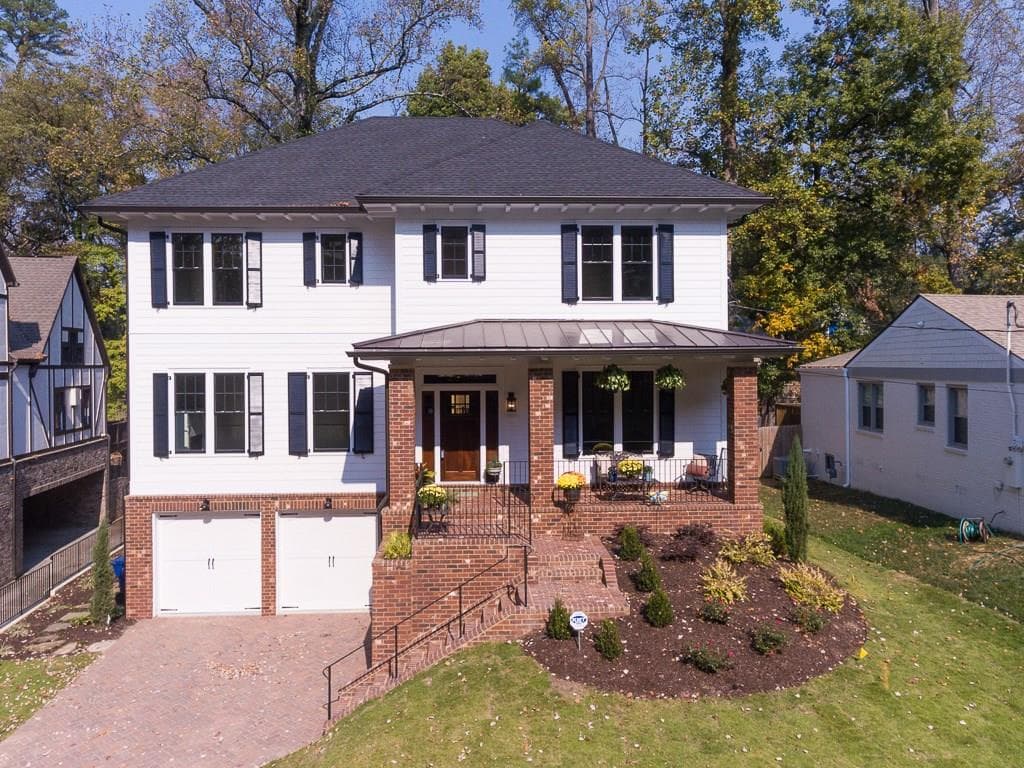 5 bedroom, 4,300 sq ft single family residence sold at 890 Cumberland Road, Atlanta, GA 30306