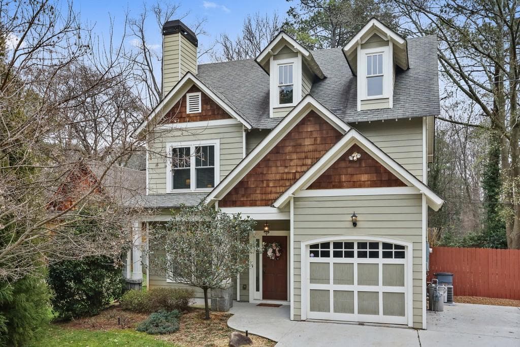 3 bedroom, 1,816 sq ft single family residence sold at 2164 Stockbridge Drive, Atlanta, GA 30316