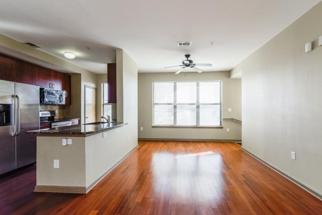 2 bedroom, 1,309 sq ft condominium sold at 898 Oak Street 2004, Atlanta, GA 30310