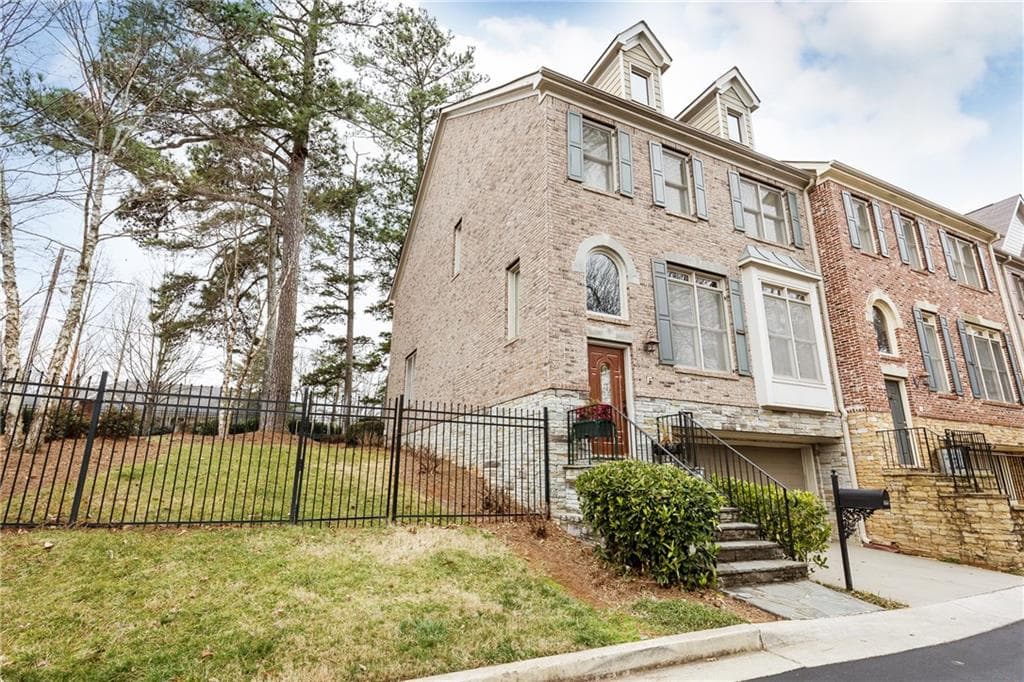 5553 Julian Place, Sandy Springs, GA 30342 — most recent listing photo