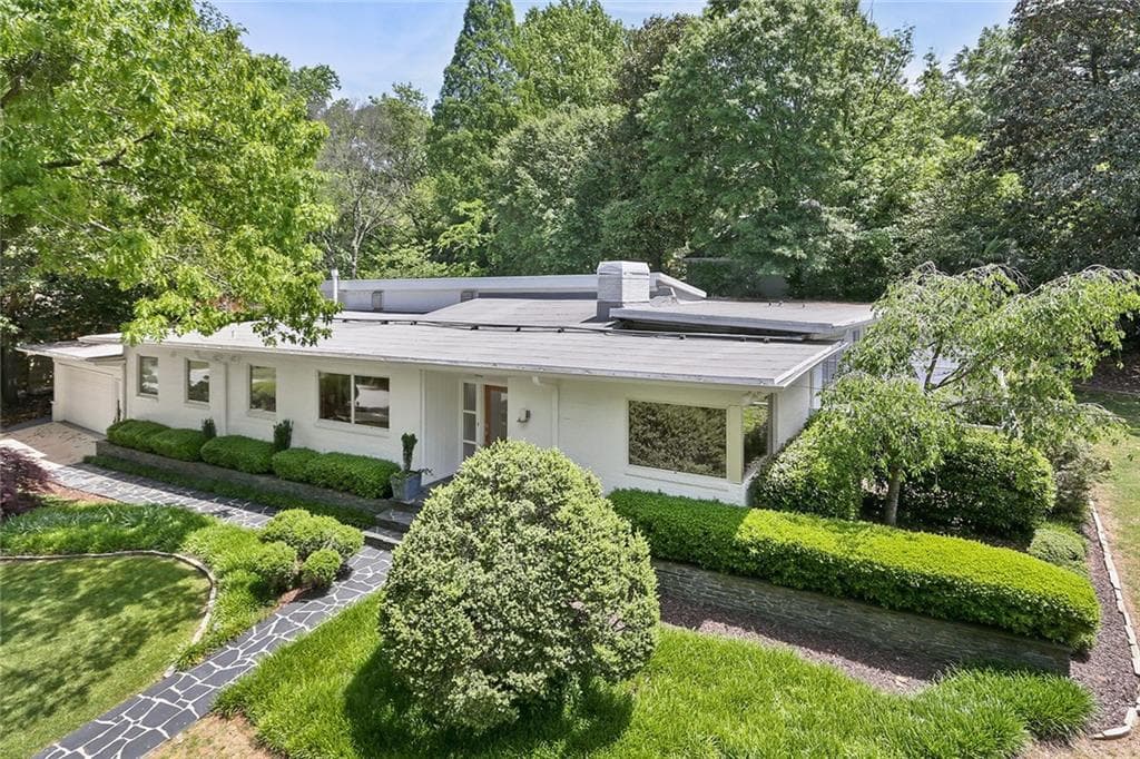 3 bedroom, 3,267 sq ft single family residence sold at 1711 Barnesdale Way, Atlanta, GA 30309