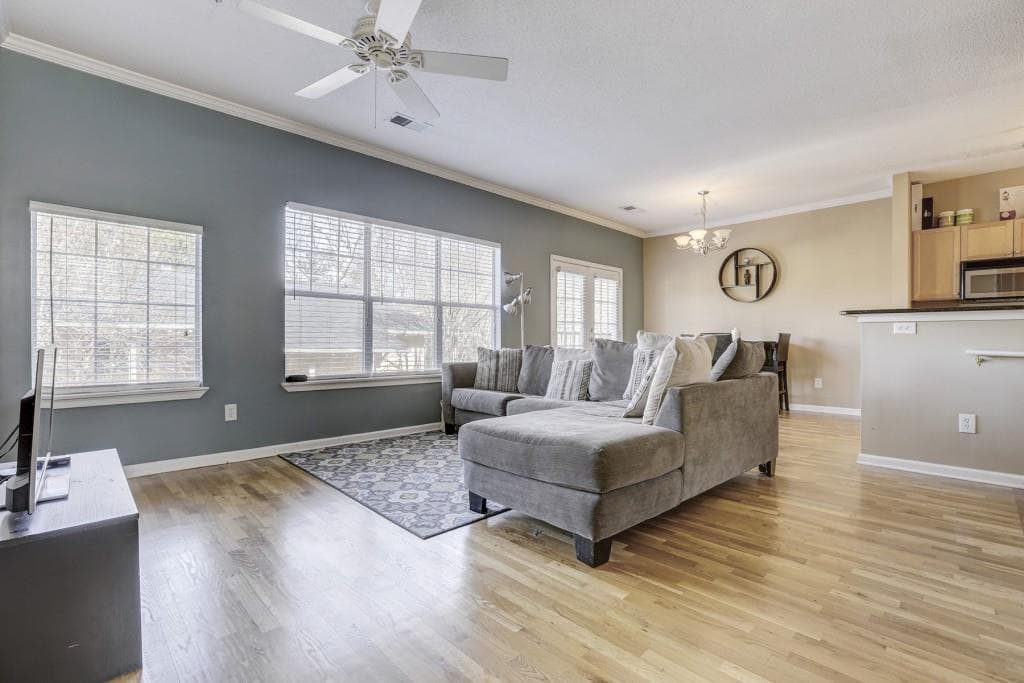 2 bedroom, 1,266 sq ft townhouse sold at 1150 Collier Road 02, Atlanta, GA 30318