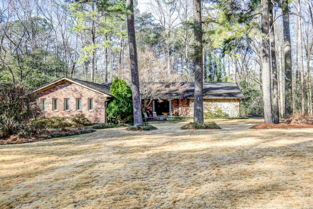 4 bedroom, 3,018 sq ft single family residence sold at 2084 Continental Drive, Atlanta, GA 30345