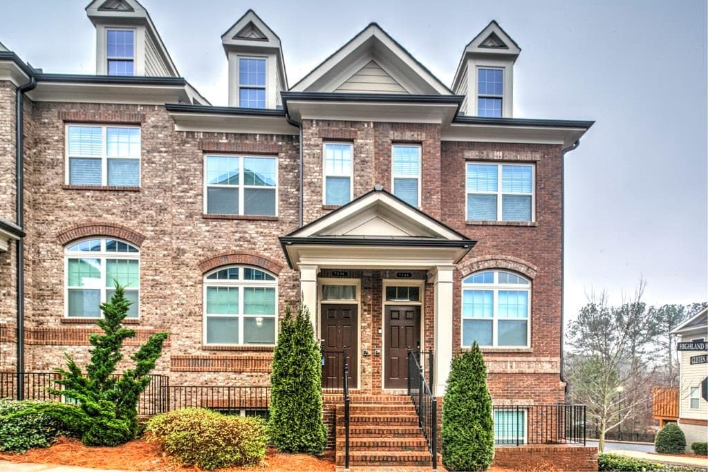 3 bedroom, 1,865 sq ft townhouse sold at 7295 Highland Bluff, Atlanta, GA 30328