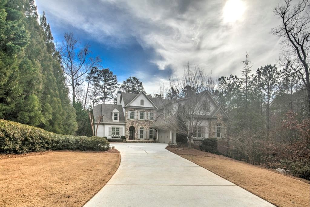 205 Skyridge Drive, Sandy Springs, GA 30350 — most recent listing photo
