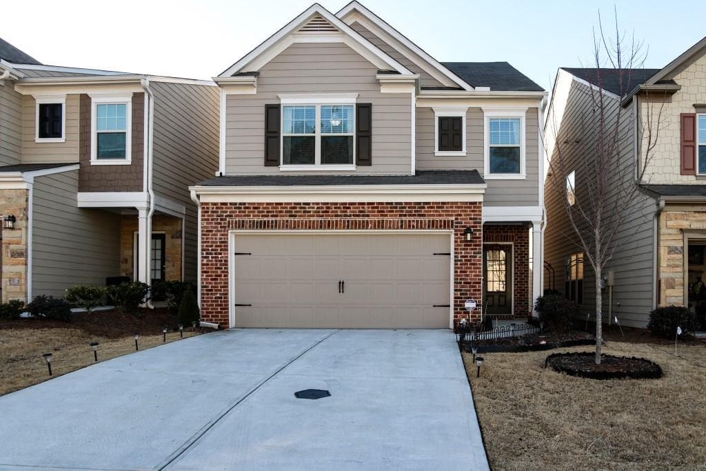 3 bedroom, 2,375 sq ft single family residence sold at 5115 Breezewood Circle, Alpharetta, GA 30004
