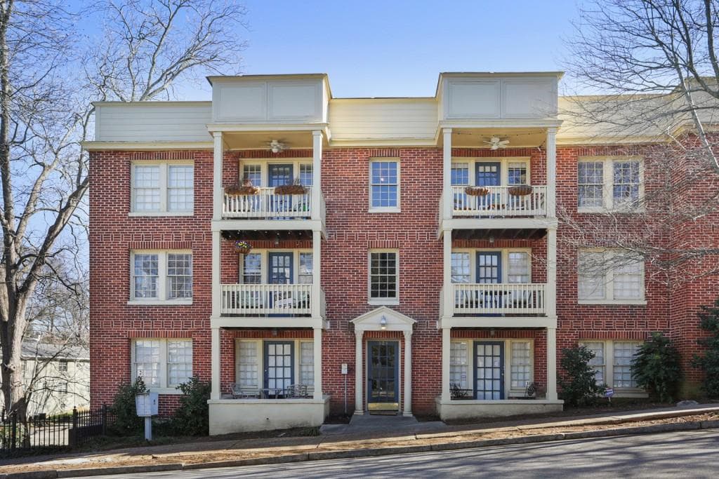 1 bedroom, 820 sq ft condominium sold at 974 Greenwood Avenue 7, Atlanta, GA 30306