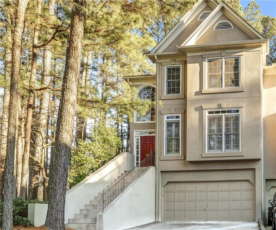 3 bedroom, 2,596 sq ft townhouse sold at 2501 Oak Quarters, Smyrna, GA 30080