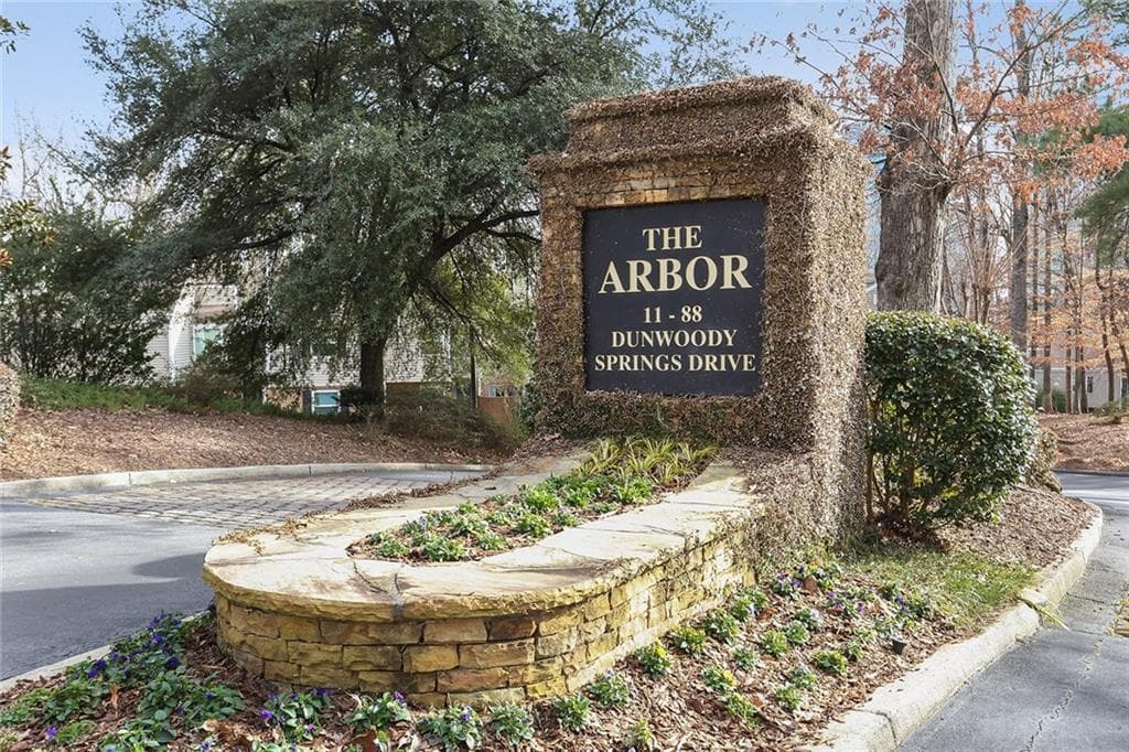 3 bedroom, 2,000 sq ft condominium sold at 22 Dunwoody Springs Drive 22, Atlanta, GA 30328