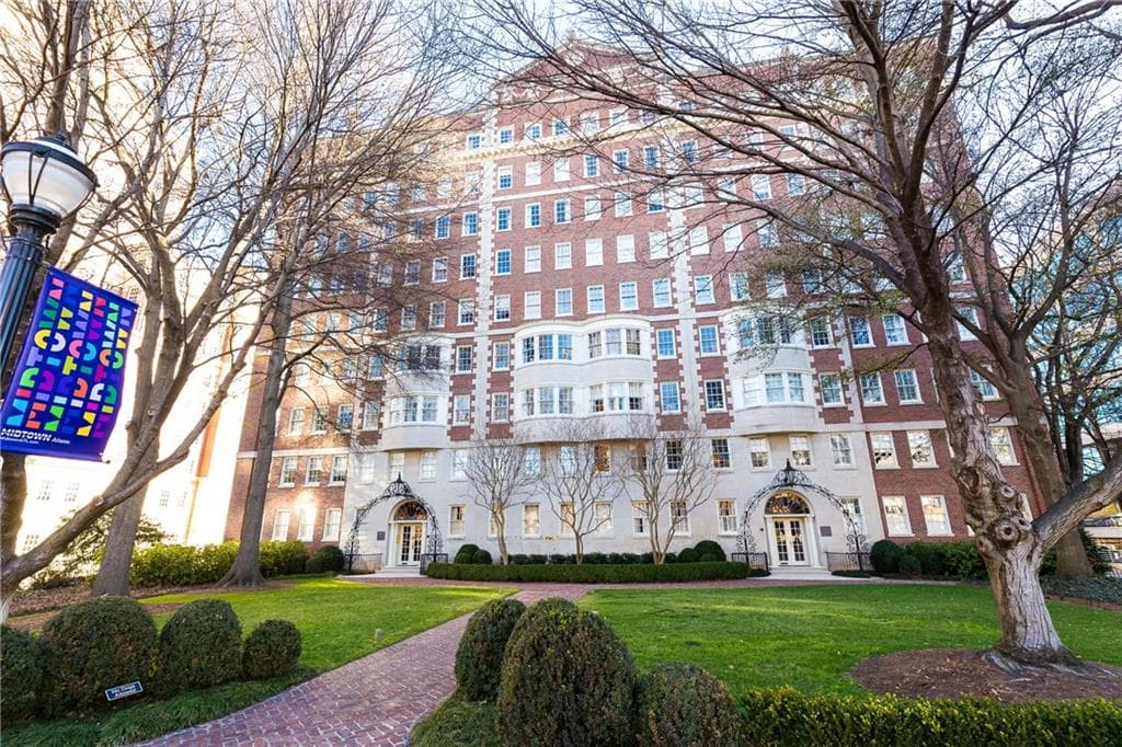 2 bedroom condominium sold at 1327 Peachtree Street 504, Atlanta, GA 30309