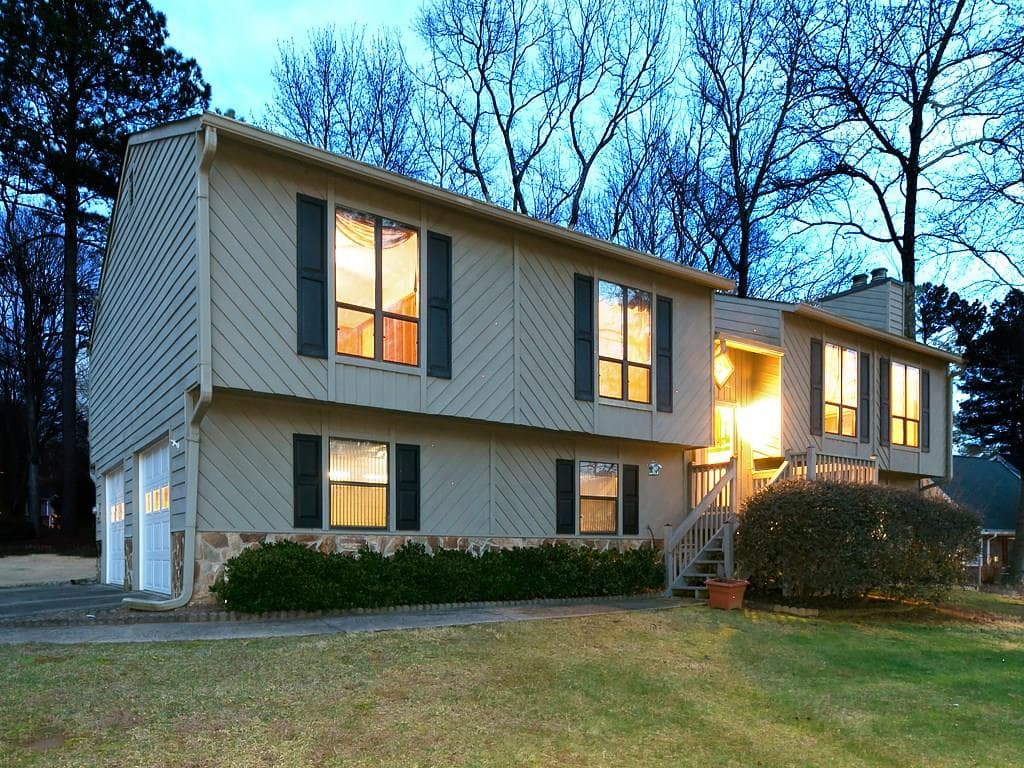 3 bedroom, 3,166 sq ft single family residence sold at 6764 Crestbrook Lane, Douglasville, GA 30134
