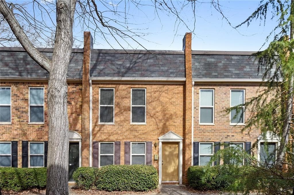 2 bedroom, 1,326 sq ft townhouse sold at 125 N River Drive E, Atlanta, GA 30350