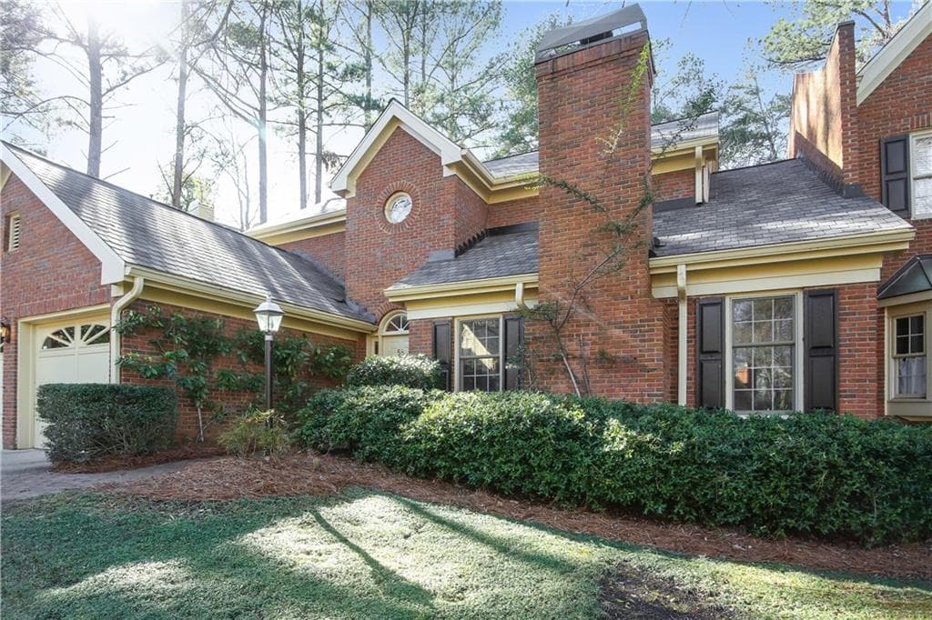 4 bedroom, 2,560 sq ft townhouse sold at 58 Ivy Chase, Atlanta, GA 30342