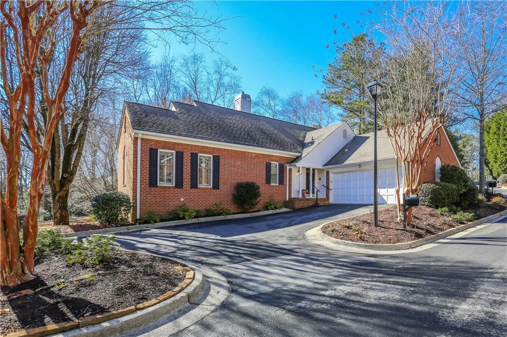 19 Ridgemere Trace, Sandy Springs, GA 30328 — most recent listing photo