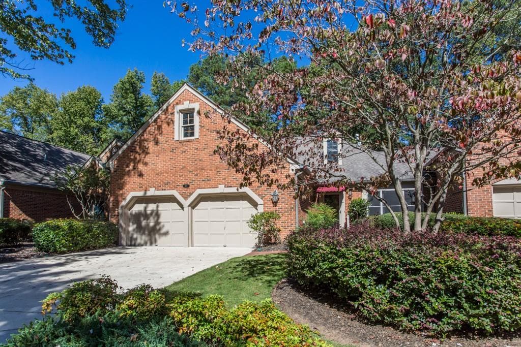 3 bedroom, 3,252 sq ft townhouse sold at 415 Greenlaurel Drive, Atlanta, GA 30342