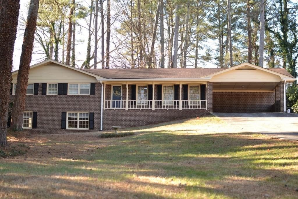 554 Briggs Circle, Lilburn, GA 30047 — most recent listing photo