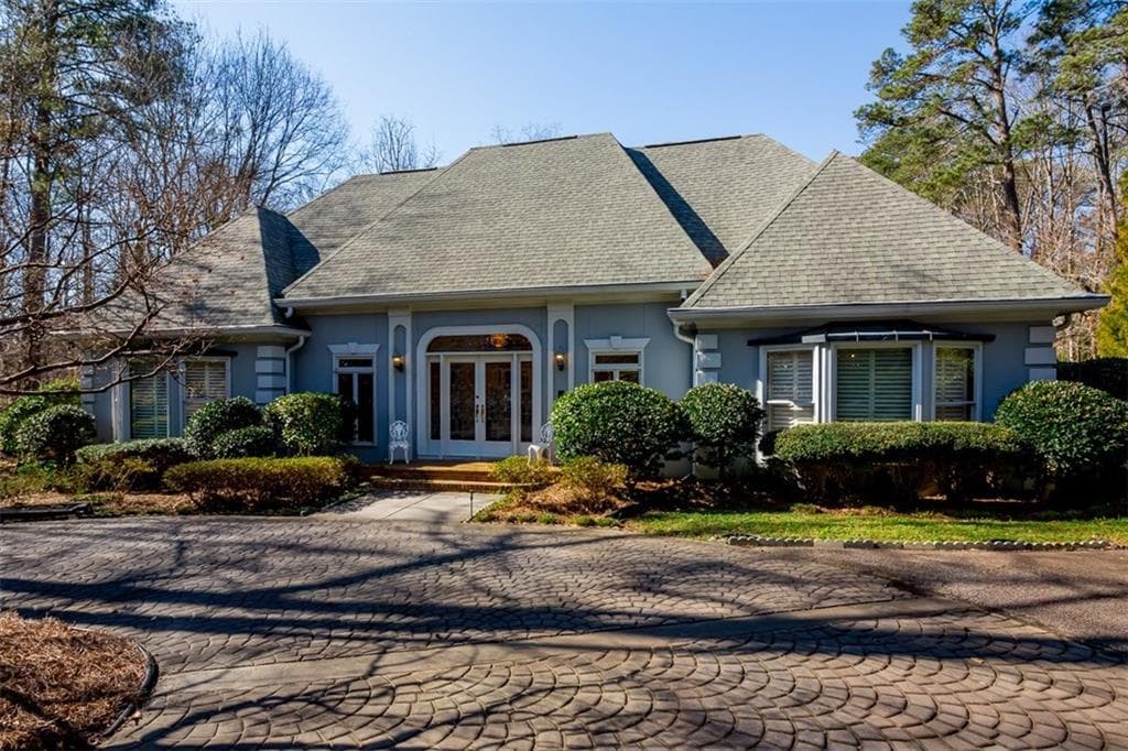 4590 Northside Drive, Sandy Springs, GA 30327 — most recent listing photo