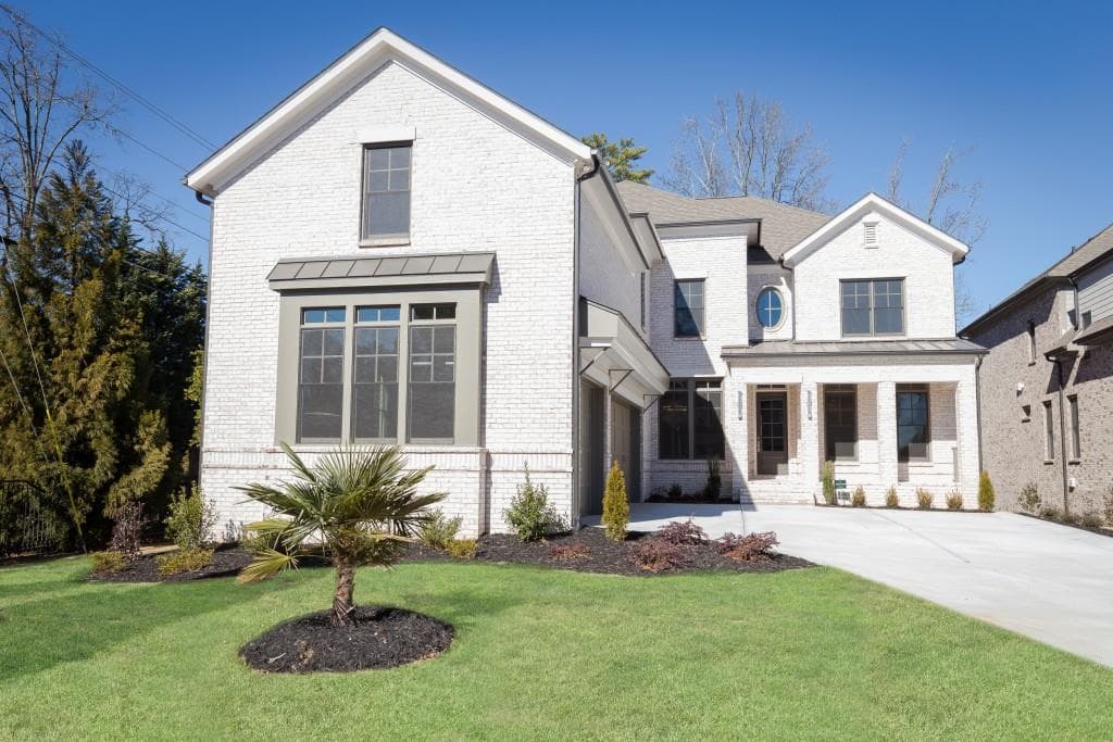 5 bedroom, 3,868 sq ft single family residence sold at 606 Esfun Trace, Atlanta, GA 30328
