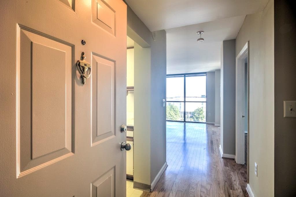 1 bedroom, 645 sq ft condominium sold at 1280 W Peachtree Street 1811, Atlanta, GA 30309