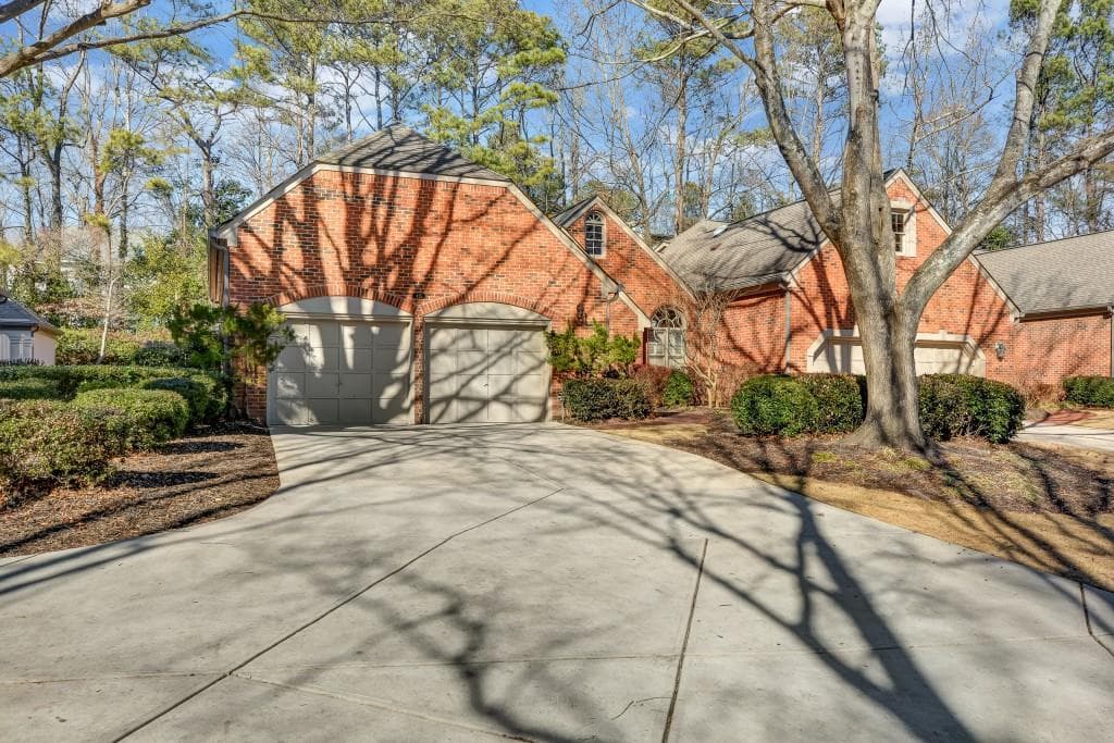 425 Greenlaurel Drive, Sandy Springs, GA 30342 — most recent listing photo