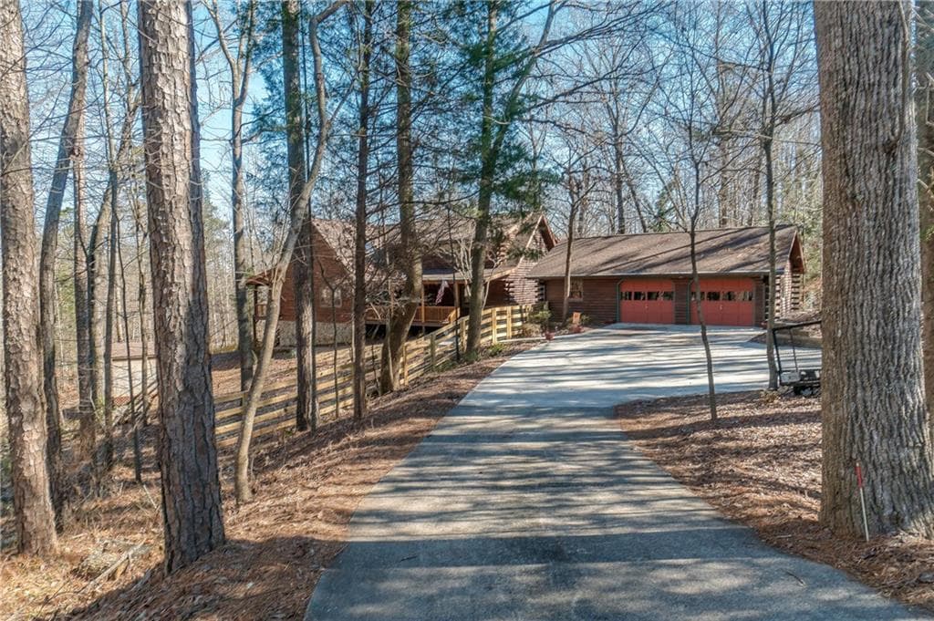 4 bedroom, 3,665 sq ft single family residence sold at 6810 Driskell Circle, Cumming, GA 30041