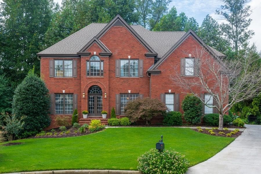 6 bedroom, 4,620 sq ft single family residence sold at 515 Gardenwilde Place, Roswell, GA 30075