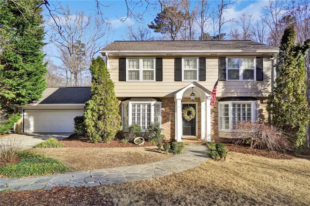 5 bedroom, 3,900 sq ft single family residence sold at 410 Forest Hills Drive, Sandy Springs, GA 30342