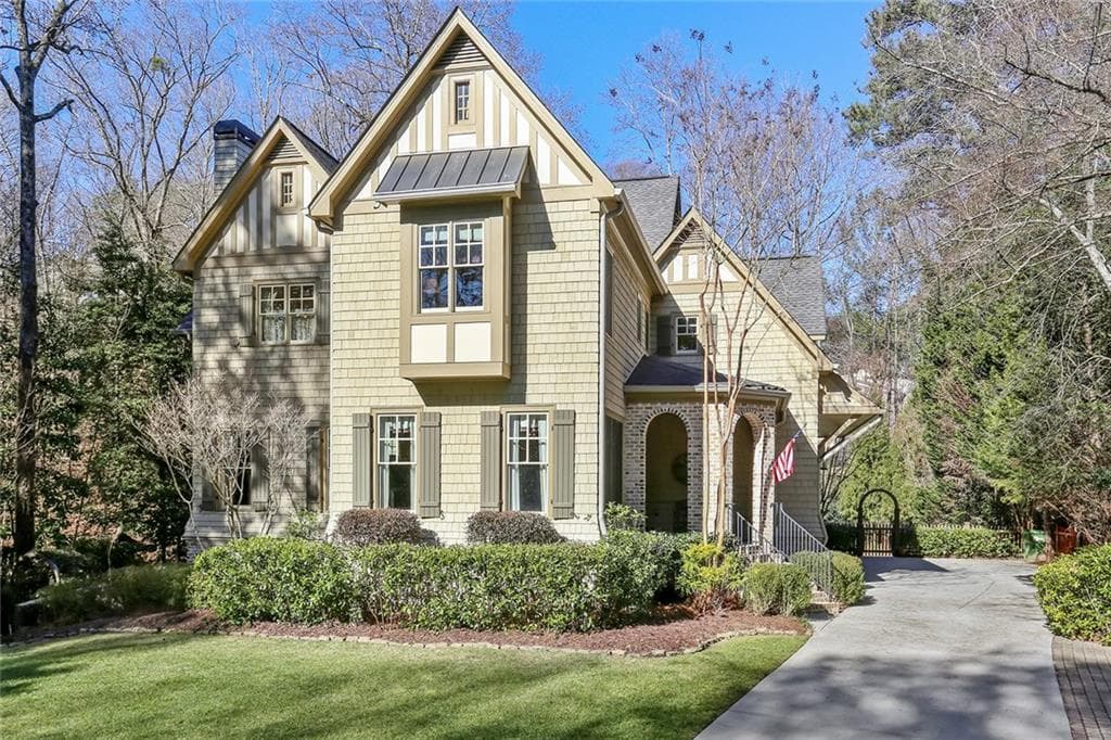 6 bedroom, 6,229 sq ft single family residence sold at 3830 Randall Farm Road, Atlanta, GA 30339