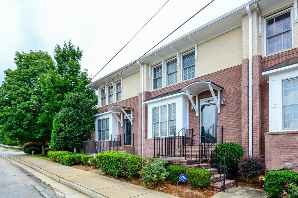 3 bedroom townhouse sold at 7 Chief Matthews Road 2B, Decatur, GA 30030