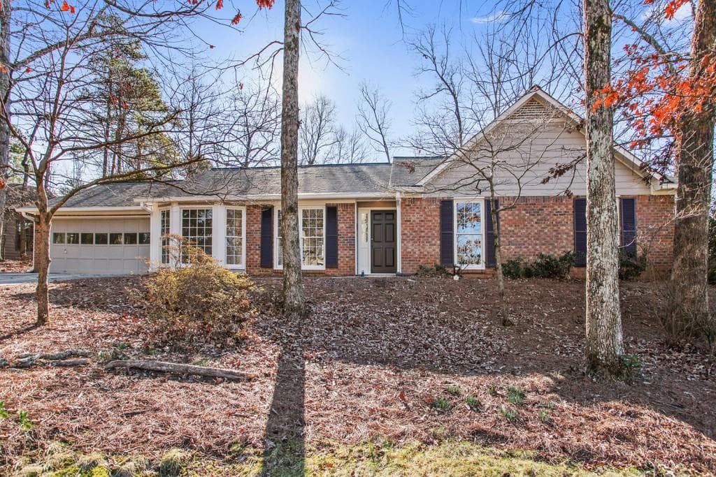3 bedroom, 1,821 sq ft single family residence sold at 9125 Branch Valley Way, Roswell, GA 30076
