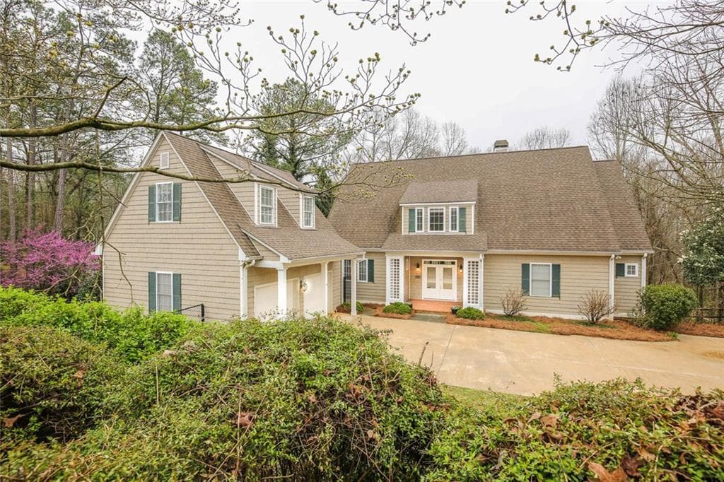 5 bedroom, 5,235 sq ft single family residence sold at 3130 Dunlap Drive, Gainesville, GA 30506