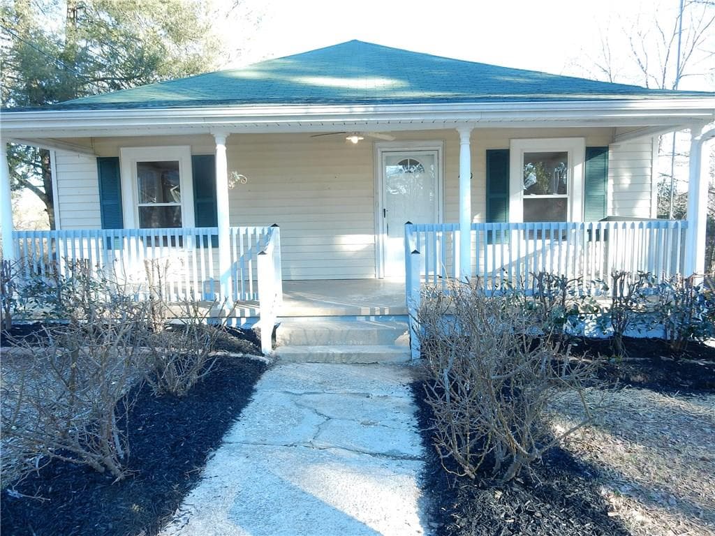 2 bedroom, 1,120 sq ft single family residence sold at 440 Center Street, Canton, GA 30114