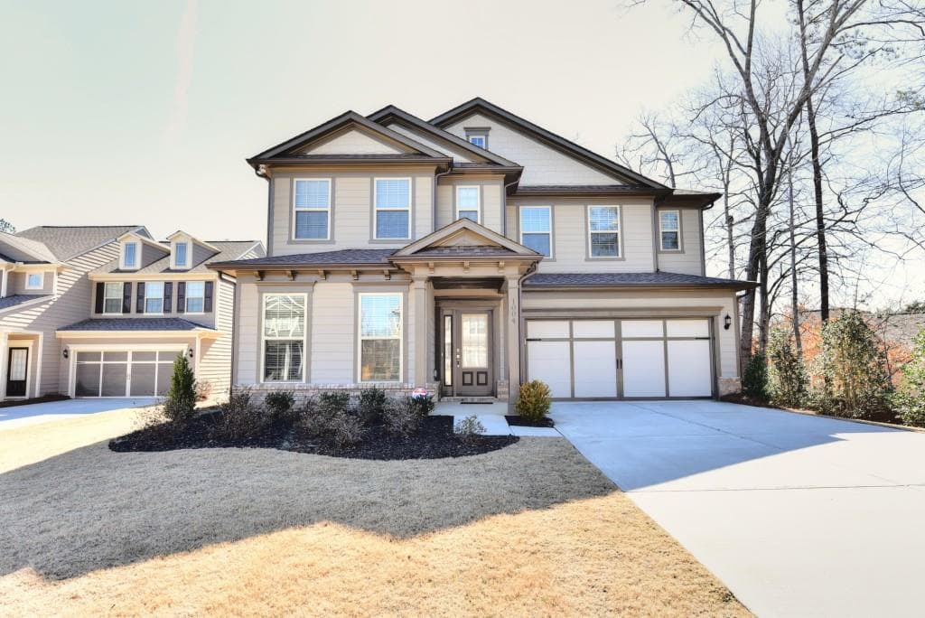 5 bedroom, 3,422 sq ft single family residence sold at 1004 Applegate Drive, Roswell, GA 30076