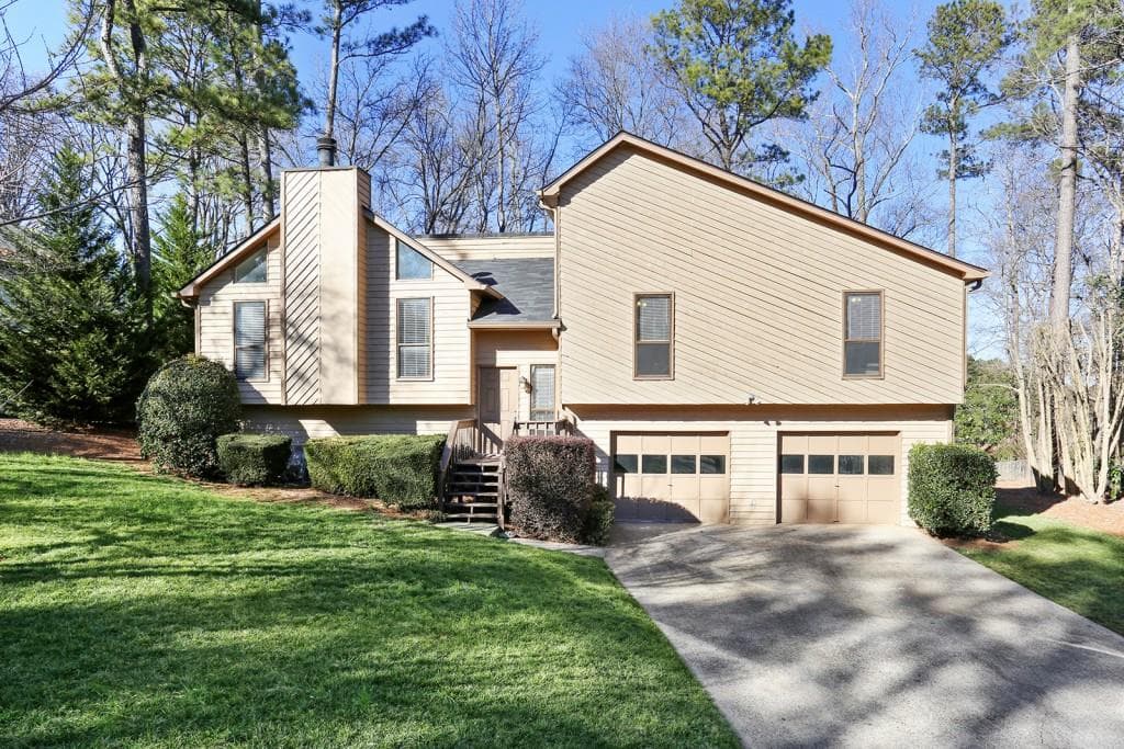 3 bedroom, 1,713 sq ft single family residence sold at 145 Farm Track, Roswell, GA 30075