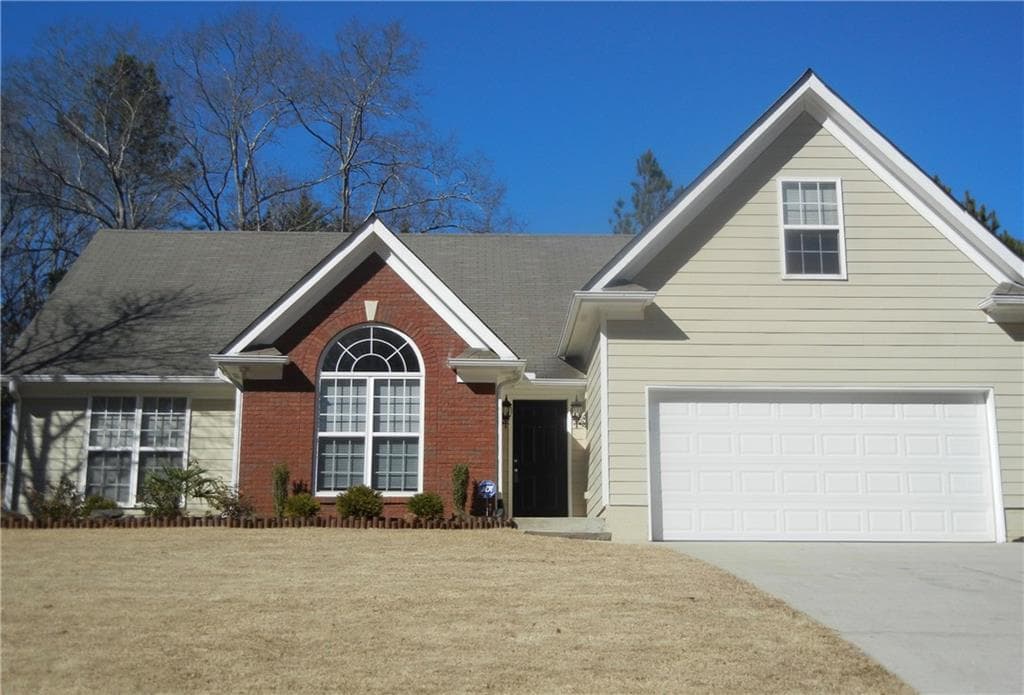 4 bedroom, 1,695 sq ft single family residence sold at 1360 Platinum Drive, Hoschton, GA 30548
