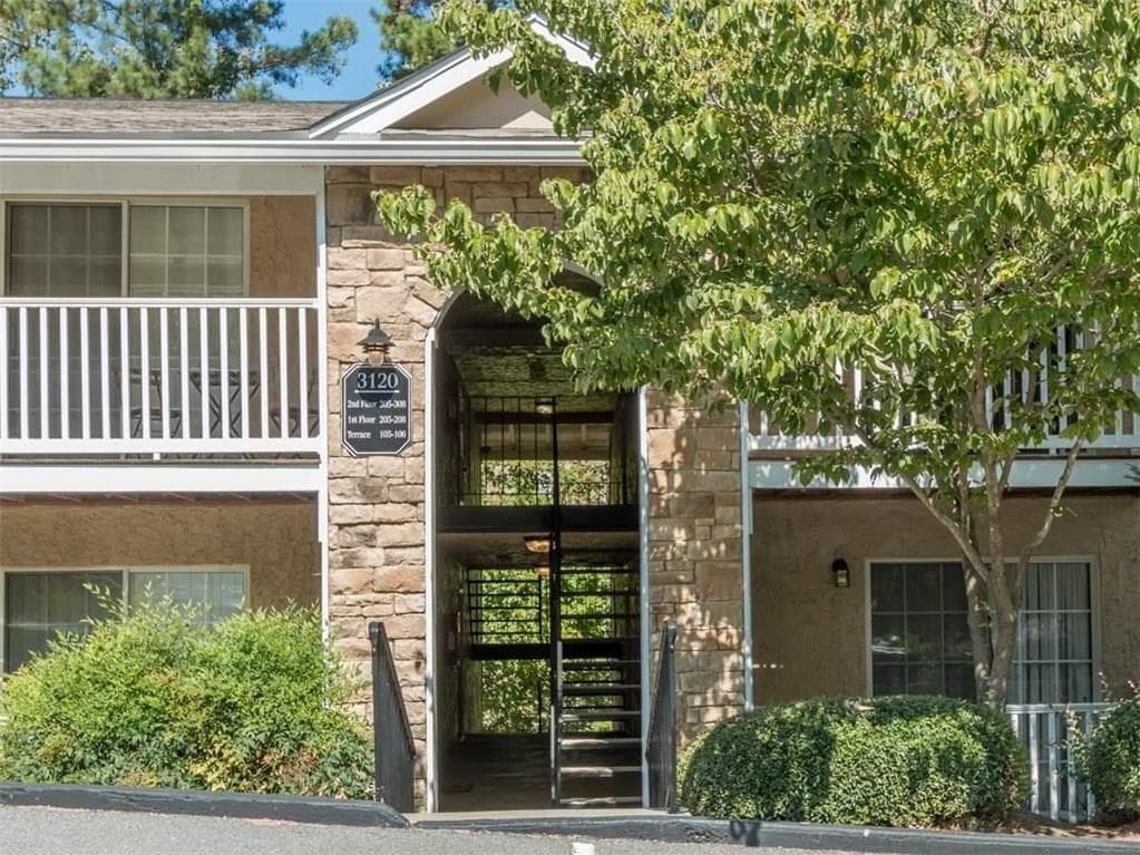 2 bedroom, 980 sq ft condominium sold at 3120 Seven Pines Court 308, Atlanta, GA 30339