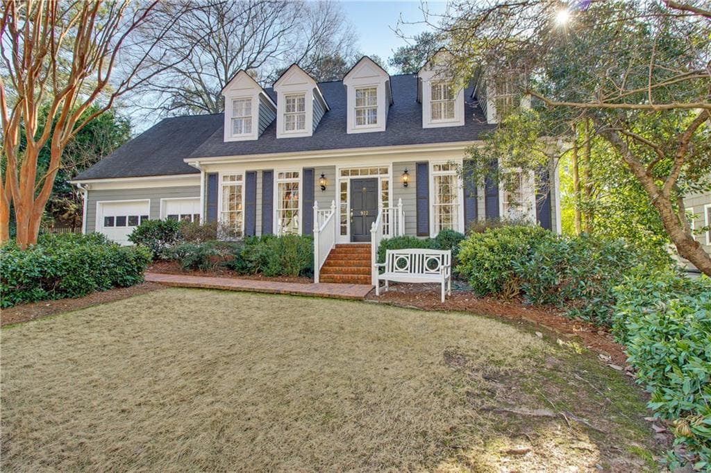 5 bedroom, 3,761 sq ft single family residence sold at 922 Beaverbrook Drive, Atlanta, GA 30318