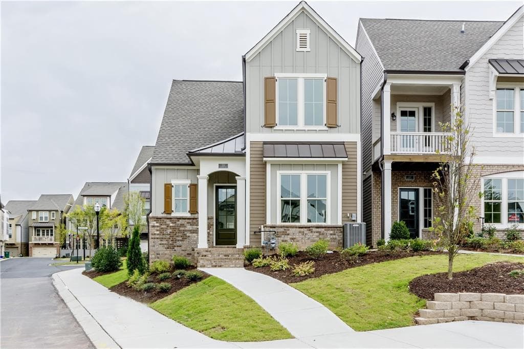 3 bedroom, 2,317 sq ft single family residence sold at 332 Symphony Way, Smyrna, GA 30080