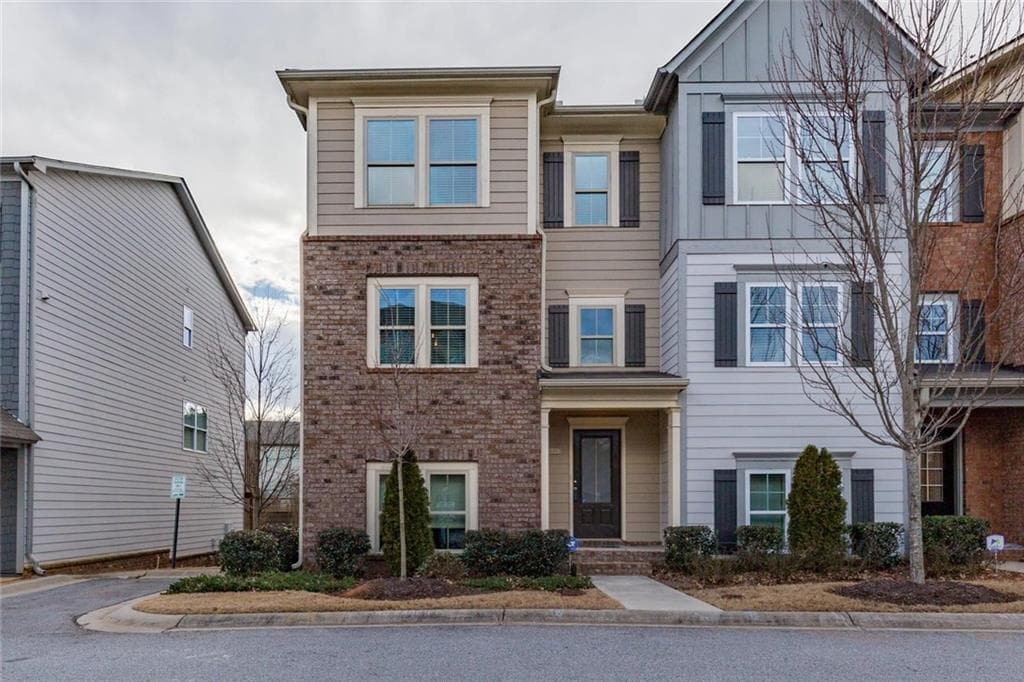3 bedroom, 1,788 sq ft townhouse sold at 1330 Kingston Trail, Decatur, GA 30033