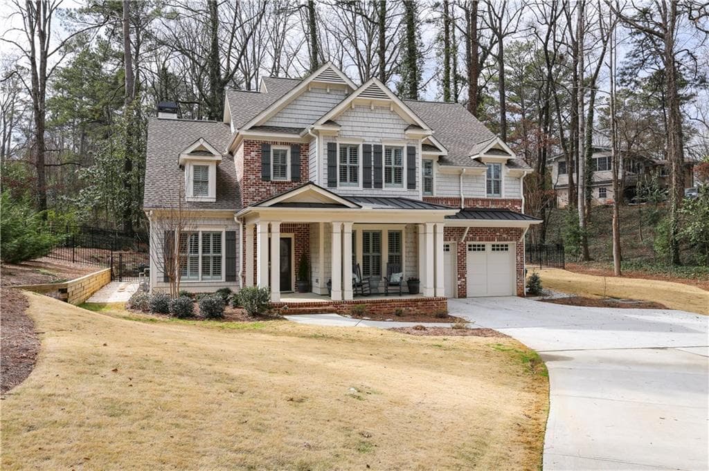 4 bedroom, 3,850 sq ft single family residence sold at 2114 Fairway Circle, Brookhaven, GA 30319
