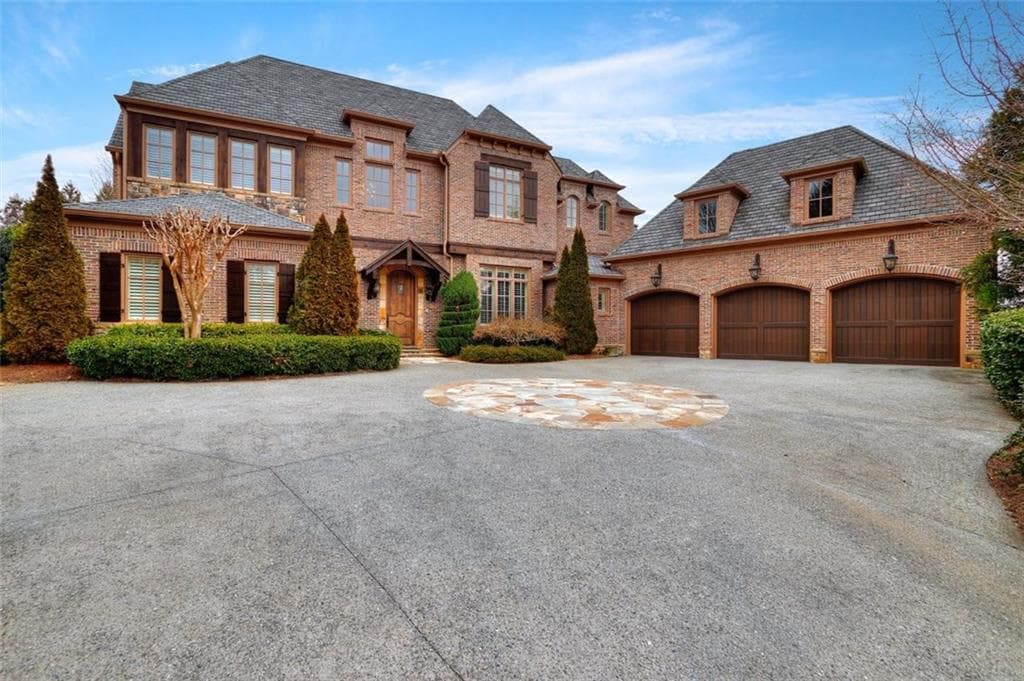 7 bedroom, 7,884 sq ft single family residence sold at 1515 Soaring Hawk Point, Atlanta, GA 30339