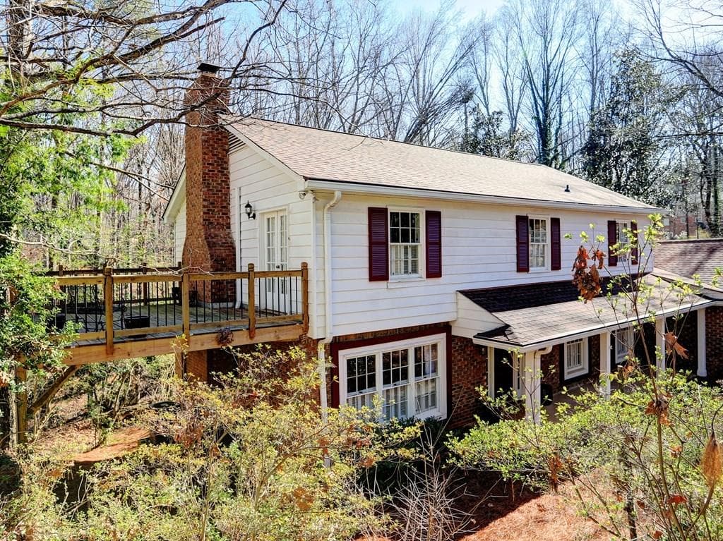 6 bedroom single family residence sold at 955 Buckhorn, Sandy Springs, GA 30350