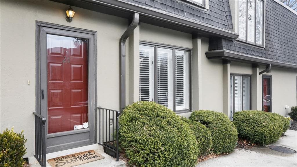2 bedroom, 1,588 sq ft townhouse sold at 21 Ivy Gates 21, Atlanta, GA 30342