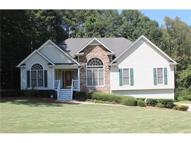 3 bedroom, 1,761 sq ft single family residence sold at 895 Tynsdale Drive, Douglasville, GA 30134