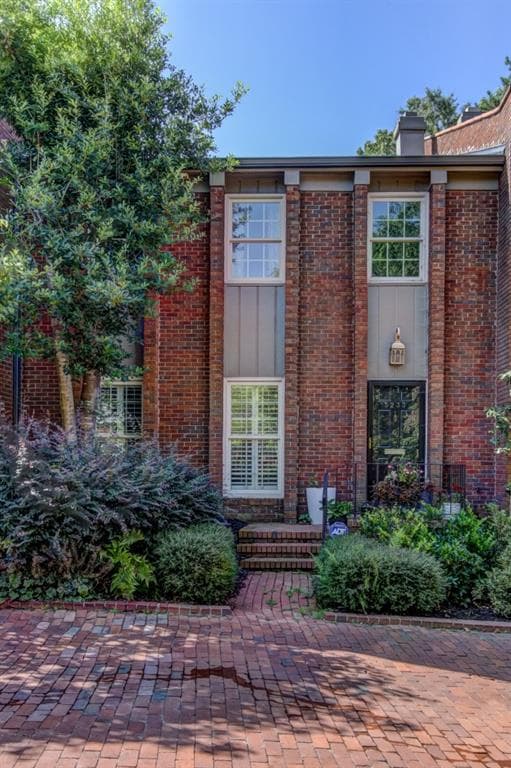 5233 Glenridge Drive, Atlanta, GA 30342 — most recent listing photo