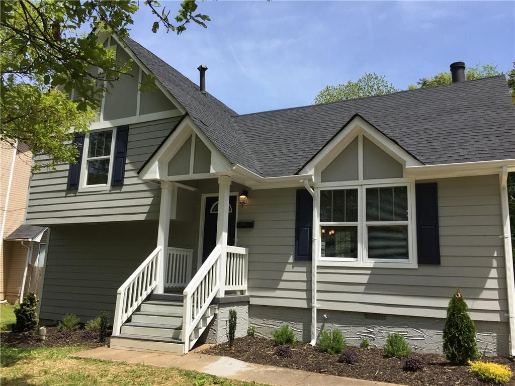 4 bedroom, 1,860 sq ft single family residence sold at 756 Joseph E Lowery Boulevard, Atlanta, GA 30310