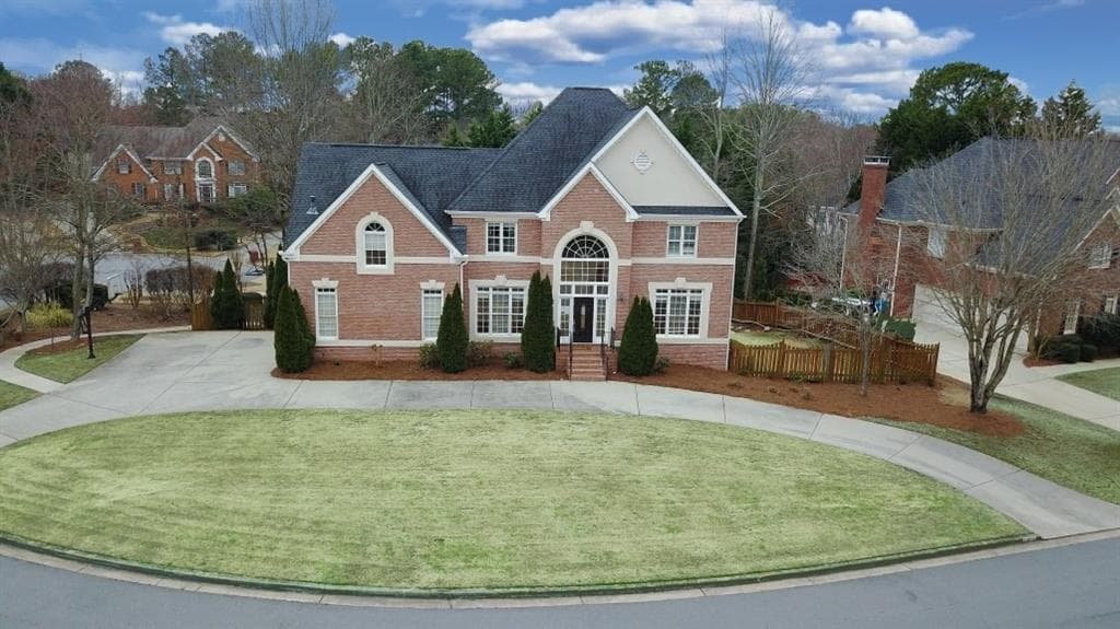 5 bedroom, 3,387 sq ft single family residence sold at 10815 Carrara Cove, Alpharetta, GA 30022