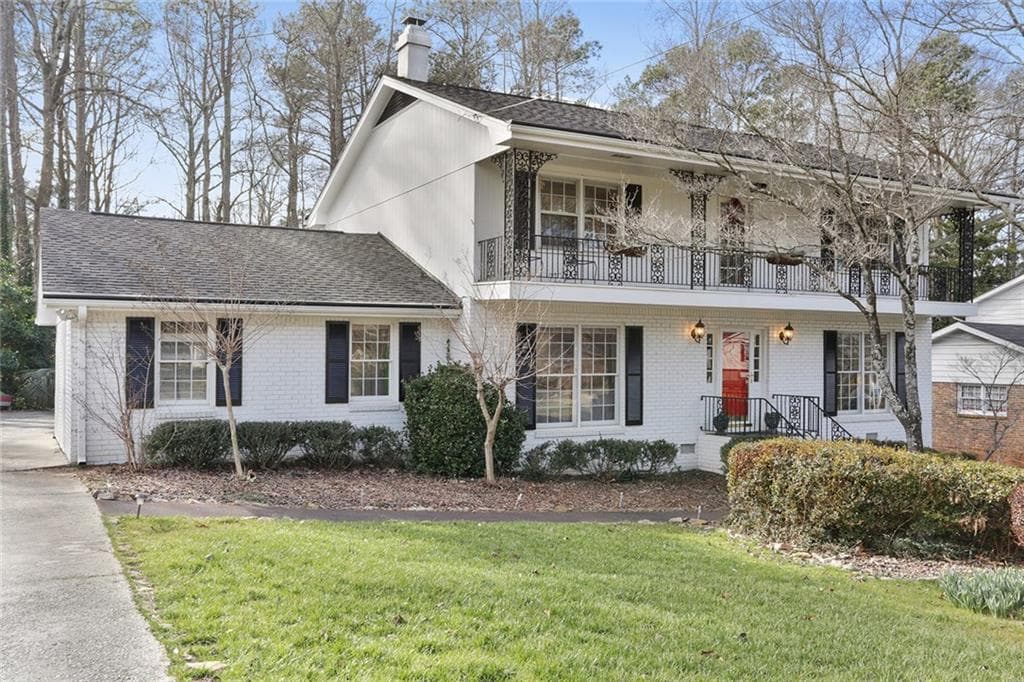 4 bedroom, 2,558 sq ft single family residence sold at 5136 Mount Vernon Way, Dunwoody, GA 30338