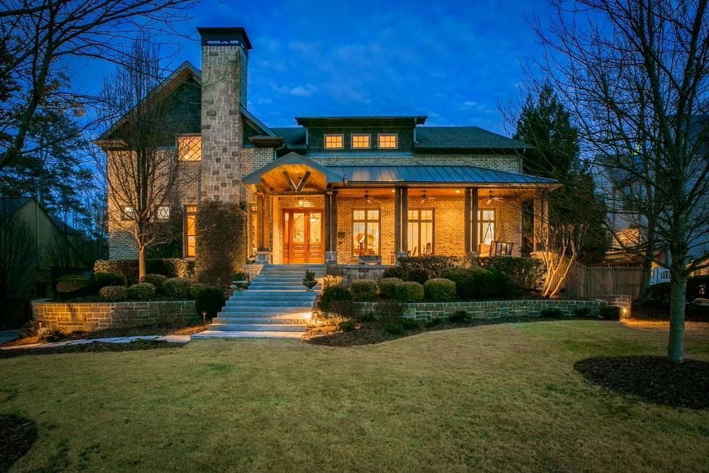 6 bedroom, 6,904 sq ft single family residence sold at 1625 Friar Tuck Road, Atlanta, GA 30309