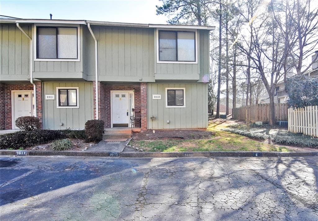 2013 Stratford Place, Marietta, GA 30067 — most recent listing photo
